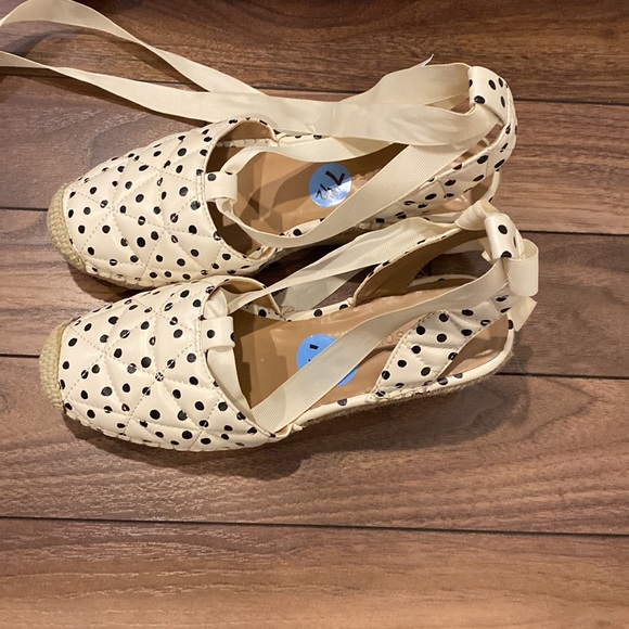 AÉROSOLES Women’s Wedge Polkadot Espadrille Lace Sandals Size 7.5 US - Picture 3 of 7